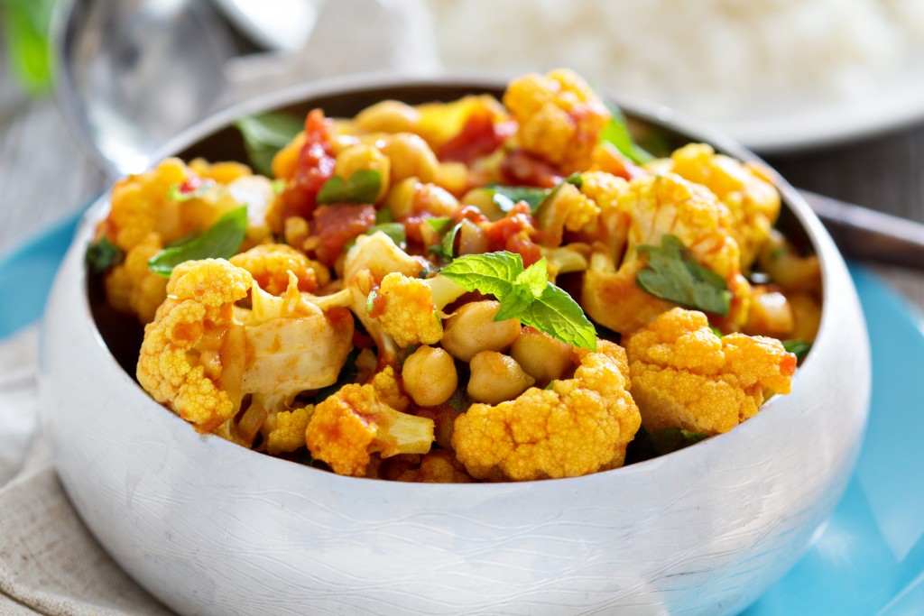 Vegan curry with chickpeas and vegetables