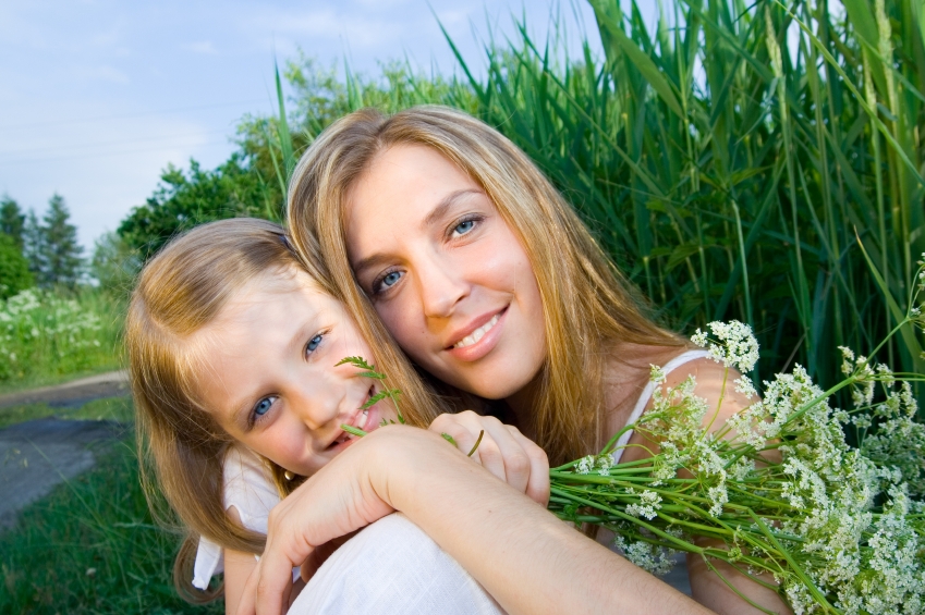 mom_and_daughter